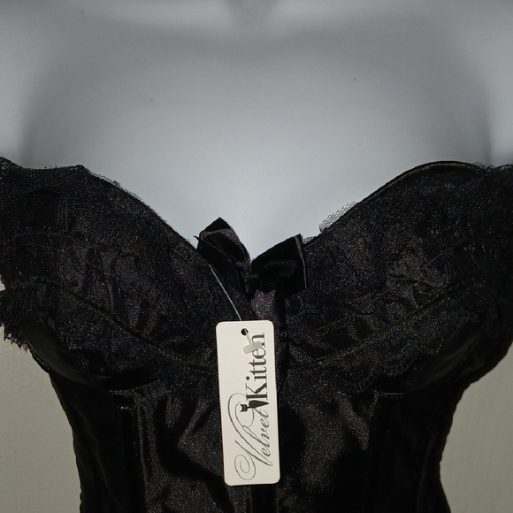 Black Lace Corset Top - Picture 3 of 15